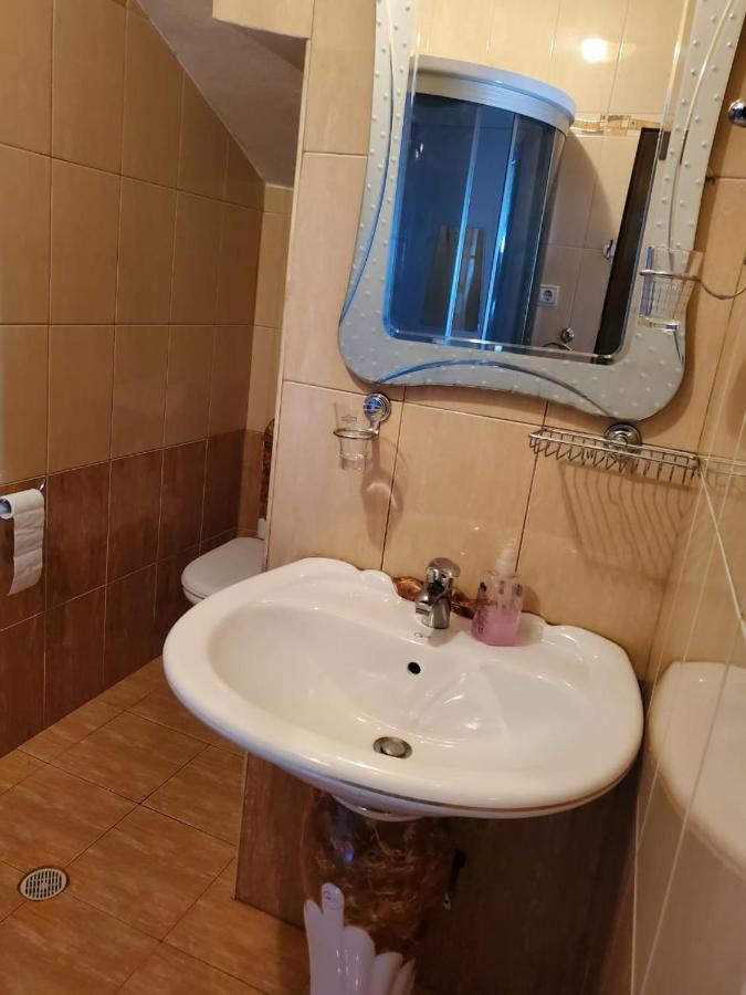 Lake Ohrid Guesthouse "Villa Valentina" Pogradec Exterior foto